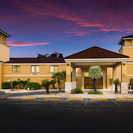 Surestay Plus Hotel By Best Western San Antonio North Екстер'єр фото