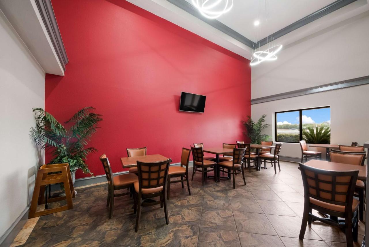 Surestay Plus Hotel By Best Western San Antonio North Екстер'єр фото