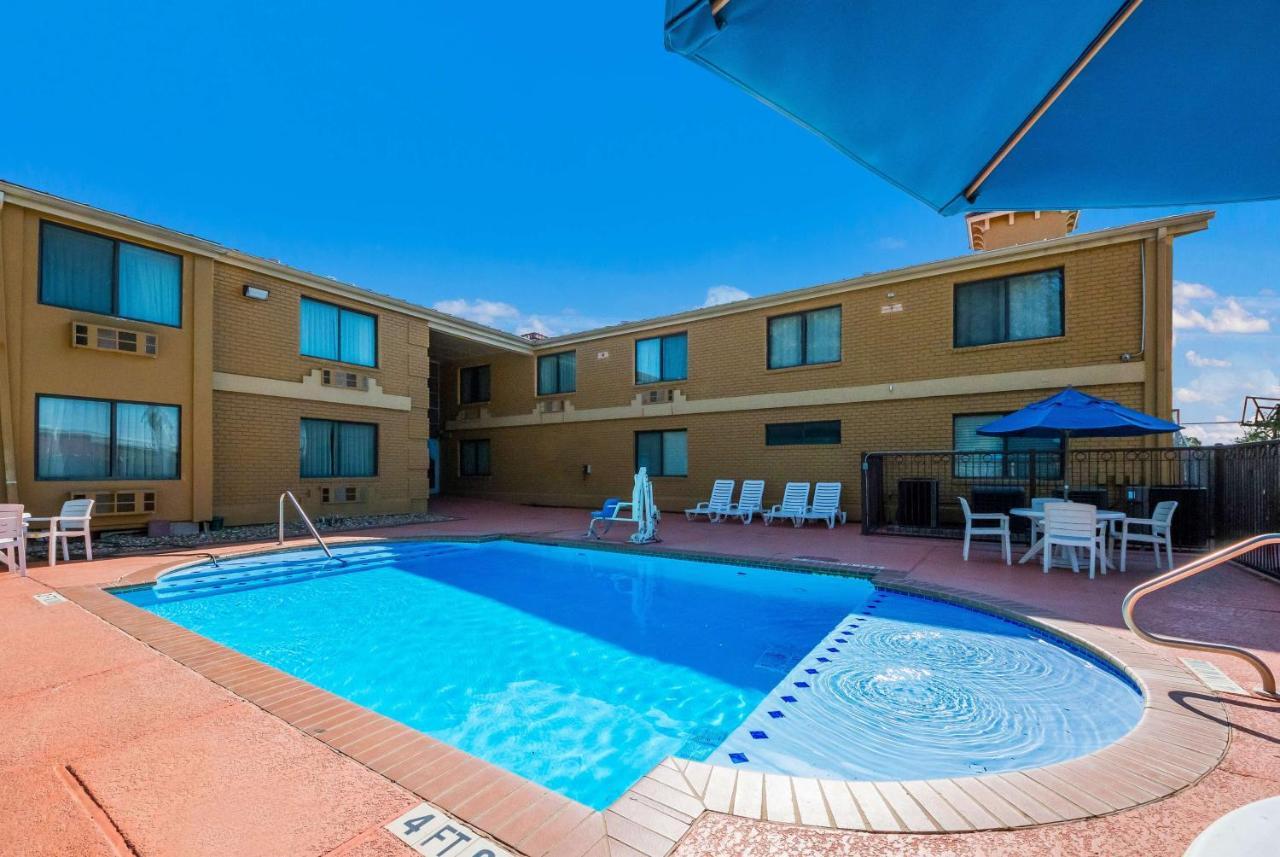 Surestay Plus Hotel By Best Western San Antonio North Екстер'єр фото