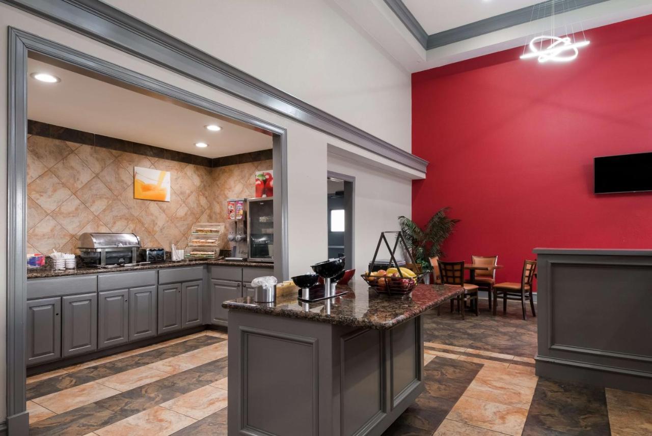 Surestay Plus Hotel By Best Western San Antonio North Екстер'єр фото