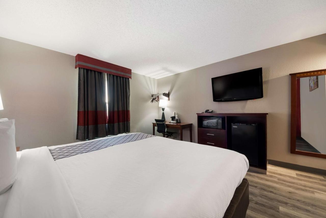 Surestay Plus Hotel By Best Western San Antonio North Екстер'єр фото