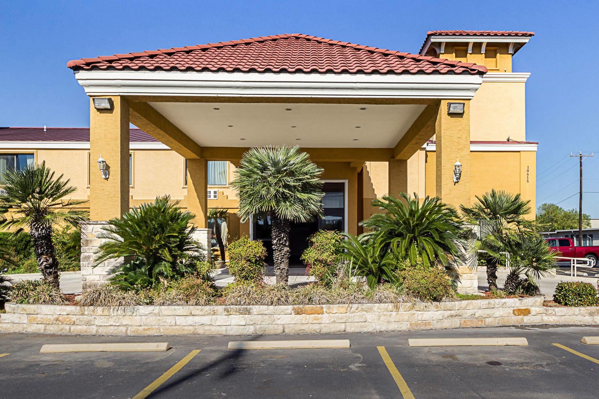 Surestay Plus Hotel By Best Western San Antonio North Екстер'єр фото