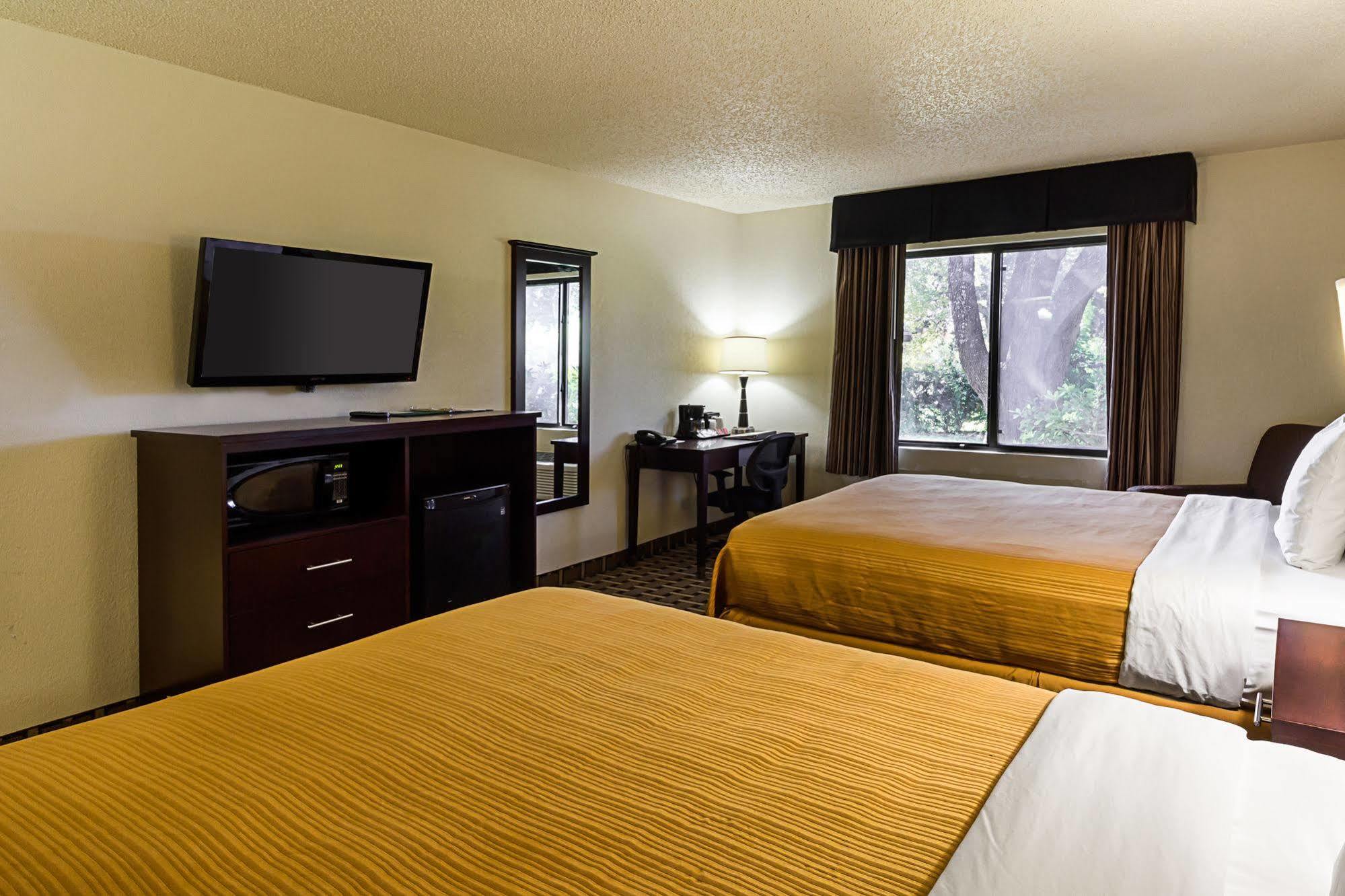 Surestay Plus Hotel By Best Western San Antonio North Екстер'єр фото