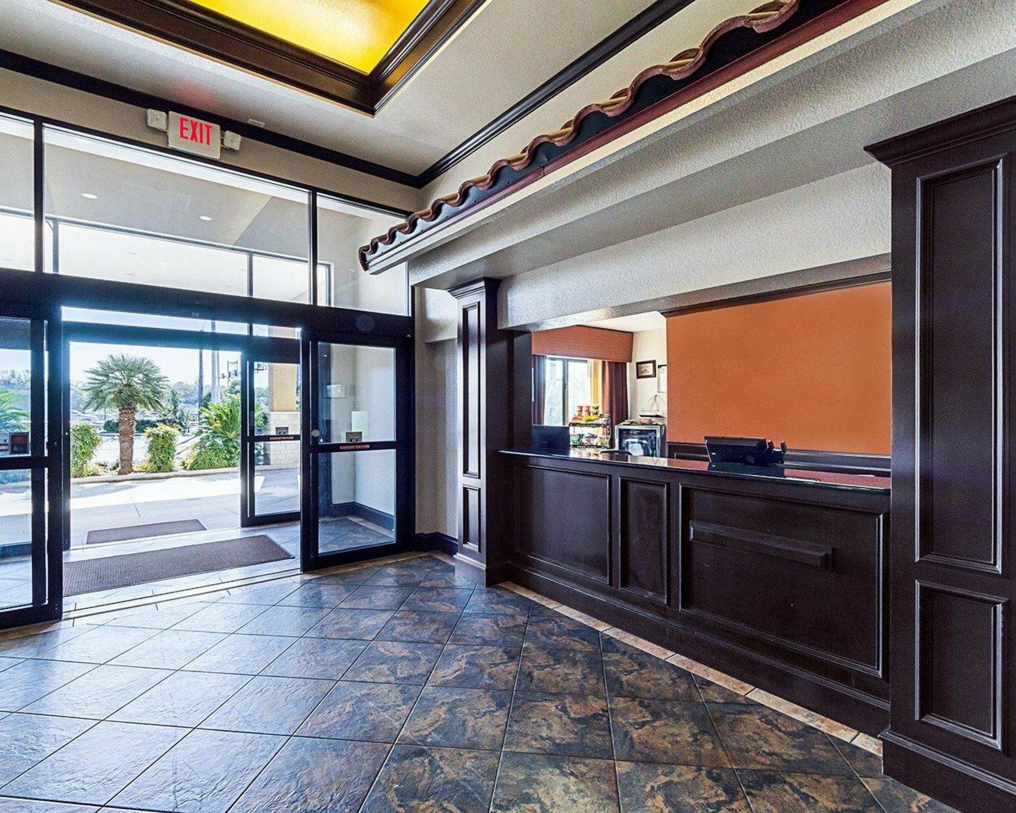 Surestay Plus Hotel By Best Western San Antonio North Екстер'єр фото